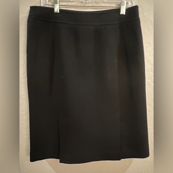 Talbots size 10 black wall skirt with two slits in both front and back - Picture 6 of 7